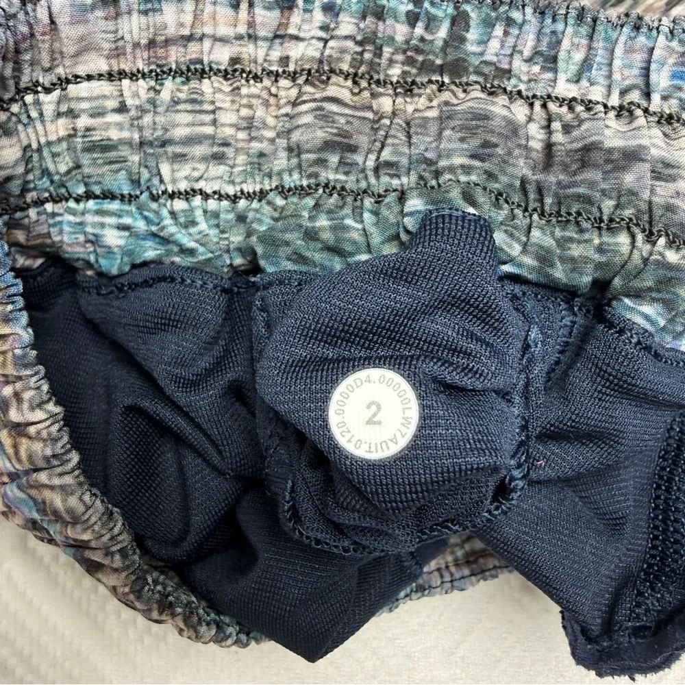 Lululemon Hot Hotty Shorts Size 2, Inseam 4”, Blue Yellow Multi, Lot of 3 - Picture 13 of 14